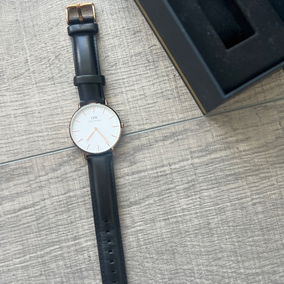 NW Daniel Wellington Classic Sheffield Rose Gold watch (unisex) - Picture 9 of 9